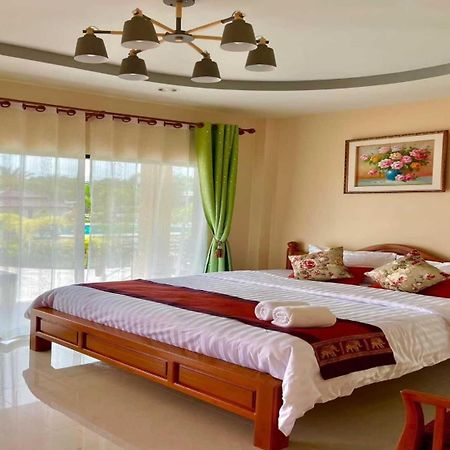 Capital O 75518 Baan Rose Resort Ao Luk Esterno foto