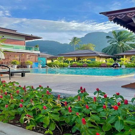 Capital O 75518 Baan Rose Resort Ao Luk Esterno foto