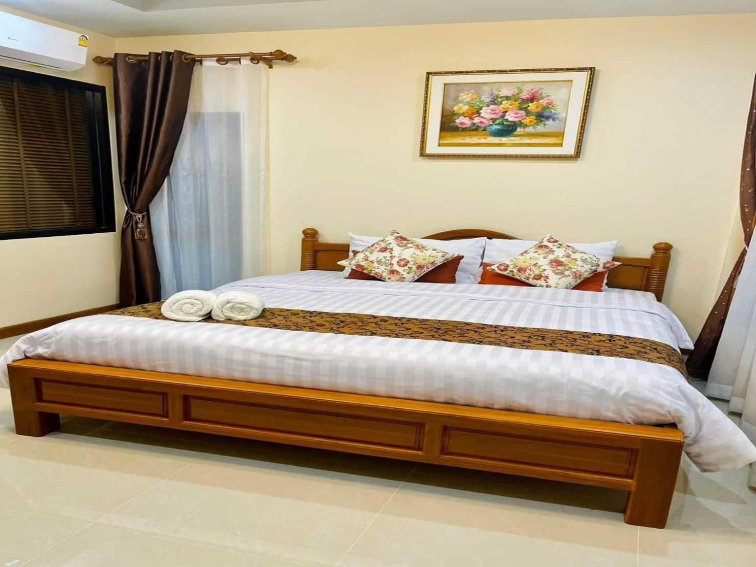 Capital O 75518 Baan Rose Resort Ao Luk Esterno foto