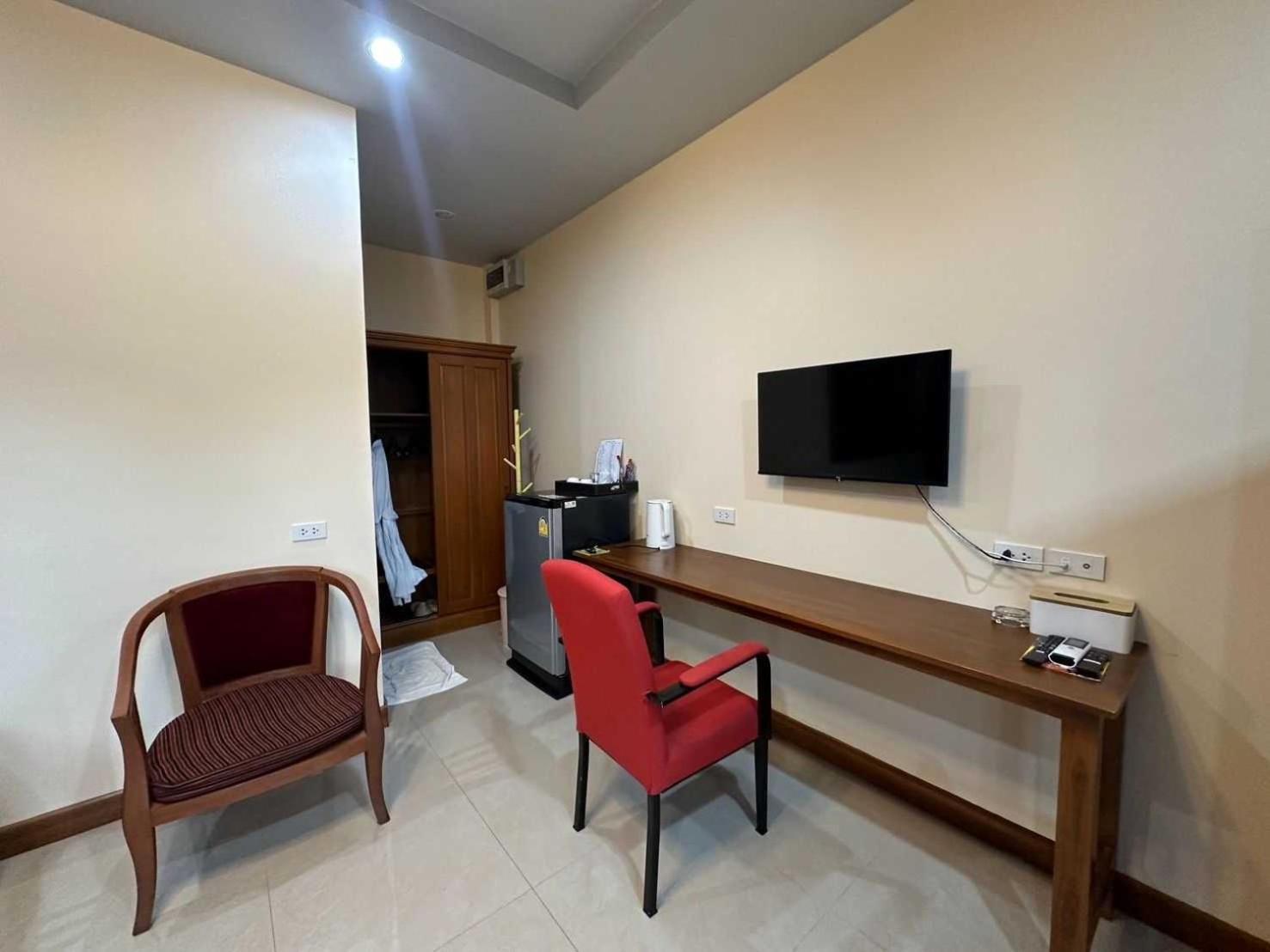 Capital O 75518 Baan Rose Resort Ao Luk Esterno foto