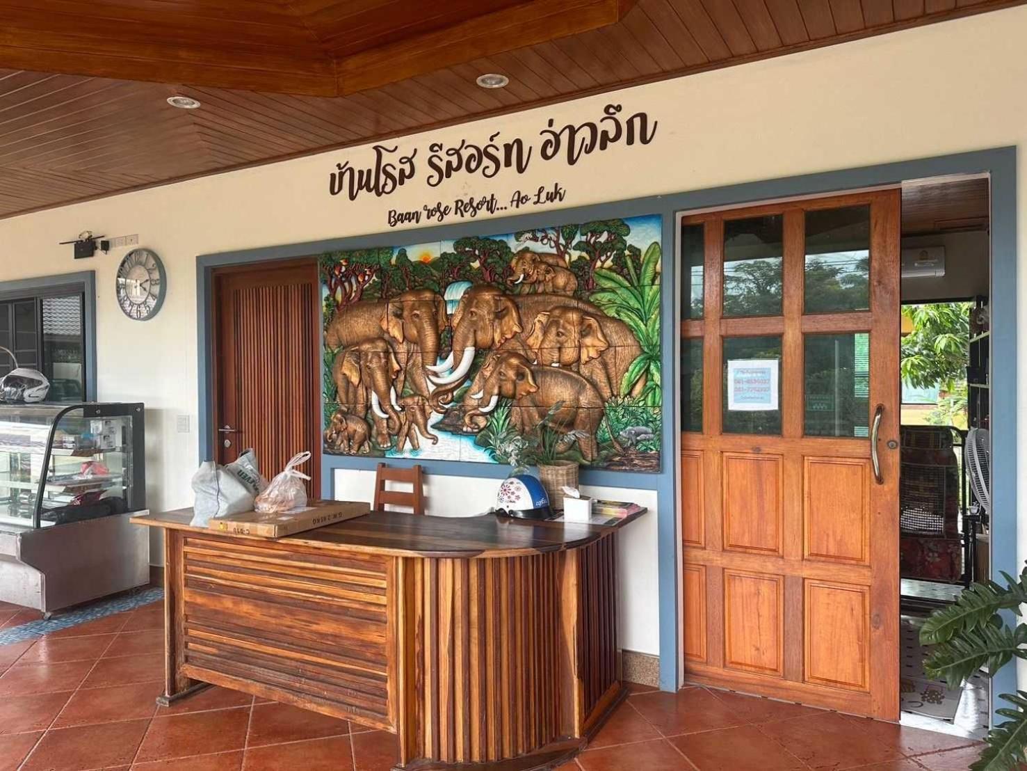 Capital O 75518 Baan Rose Resort Ao Luk Esterno foto
