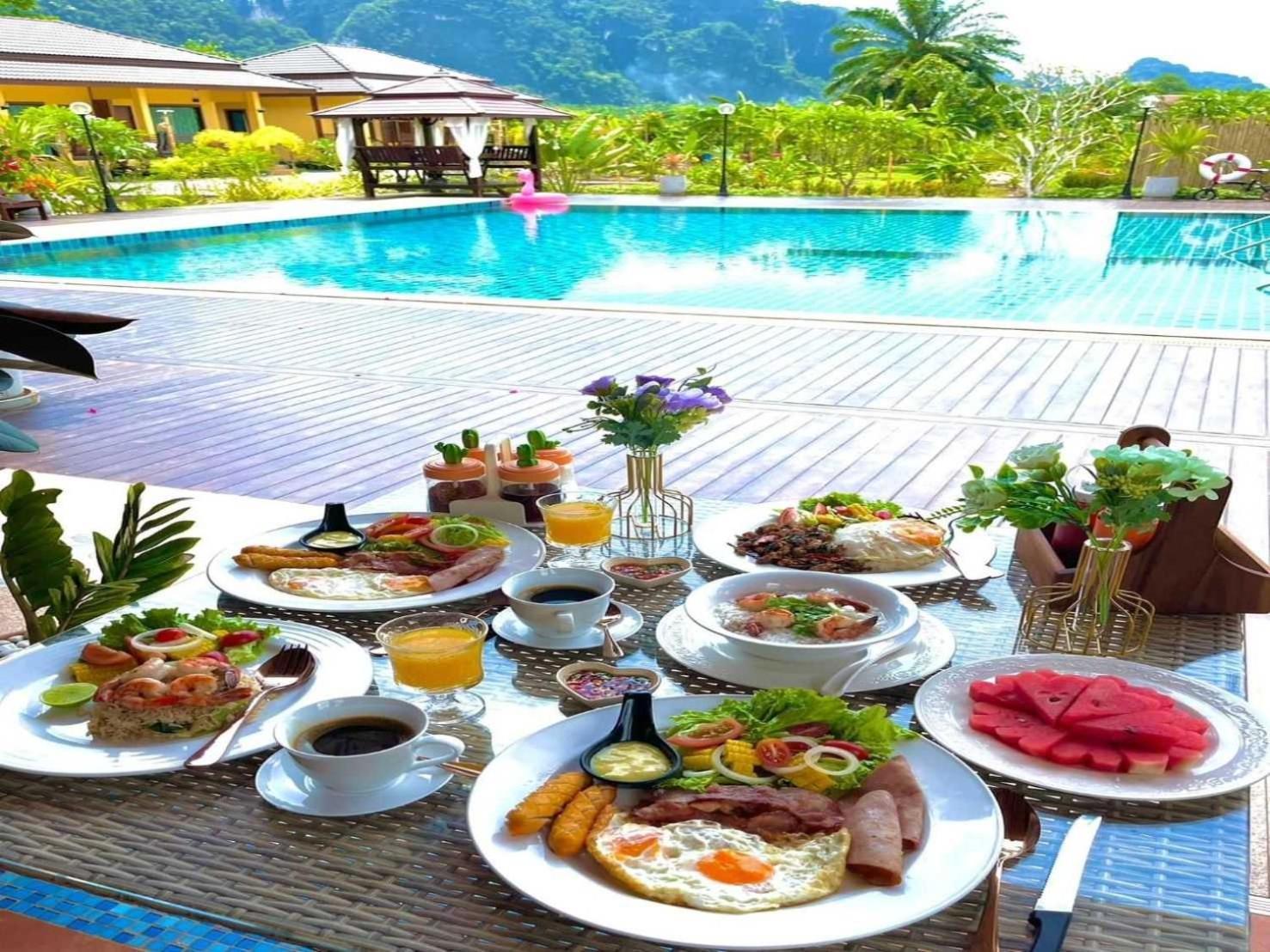 Capital O 75518 Baan Rose Resort Ao Luk Esterno foto